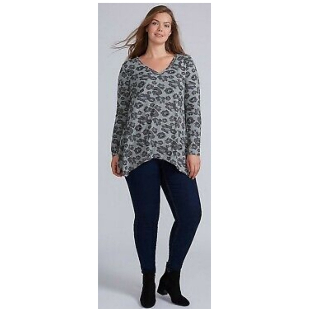 Lane Bryant Floral Sharkbite vneck top Gray Size 18/20